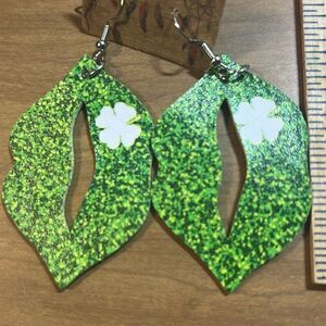 Lips pattys day earrings